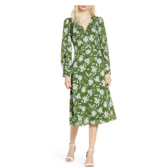 Chelsea28 Dresses & Skirts - Chelsea28 Green Floral Long Sleeve Dress